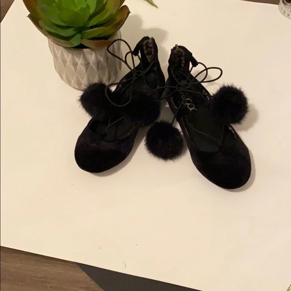 Sugar‎ Pom Pom lace up dress shoes